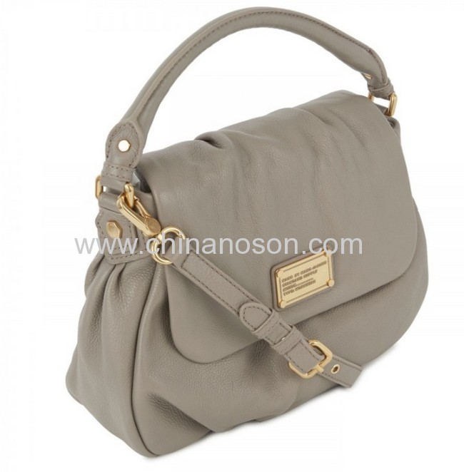 Classic Q Ulkita grained leather shoulder bag