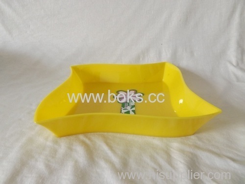 square yellow plastic dish plates