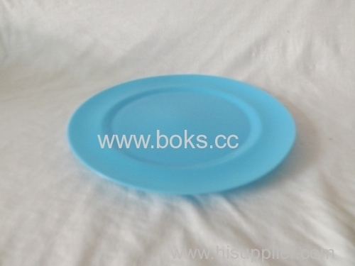 round blue plastic dish plates
