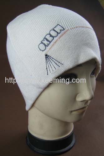 100% acrylic 6 darts knitted beanie with embroidery and printing