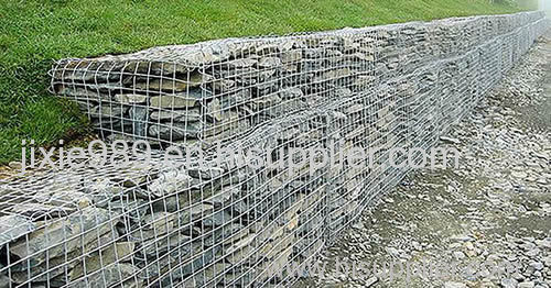 Welded gabion with outstanding flexibility and permeability