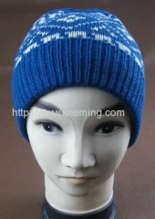 Lambswool non dotted jacquard beanie