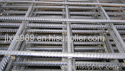 Concrete reinforcing mesh reinforces building - wall construction