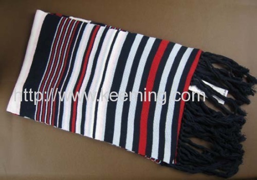 100% cotton knitted scarf with black fimbriate