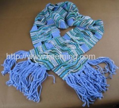 Fashionable ladies knitted scarf