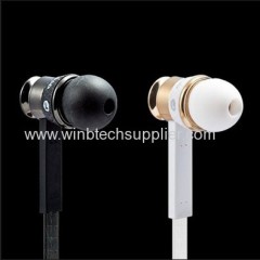 Lady Gaga 2 Amazing Black By Dr. DRE in ear earphone