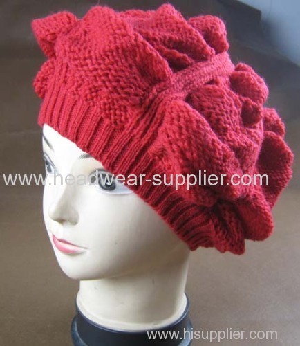 KNITTED FASHIONABLE BEERET BY HAND