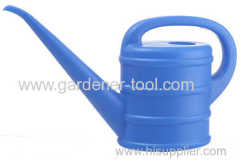 plastic outdoor watering can with 1.5L capacity