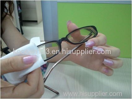 Glasses Wiping For Cleaning