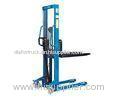 Stacking / Unloading Warehouse Forklift 1.5 Ton In Factory Building