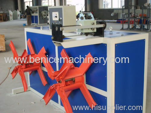 Plastic pipes extruding line