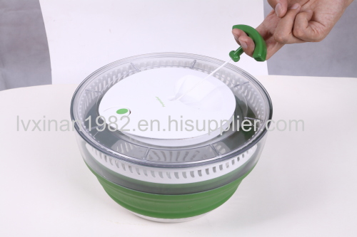 Collapsible salad spinner vegetable spinner