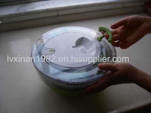 Collapsible salad spinner vegetable spinner