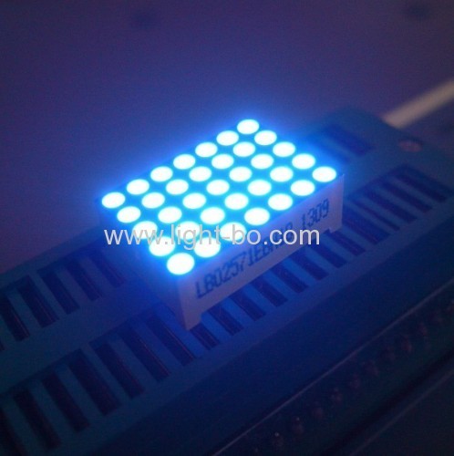 Ultra Bright Weiß 0,7 Zoll 5 x 7 Punktmatrix-LED-Anzeige für Foren / bewegende Zeichen