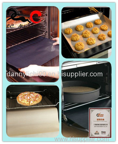 Silicone baking mat with fiberglass inside
