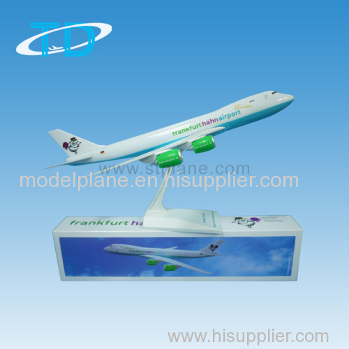 Hahn airport B747-8 artificial model flying toy plane