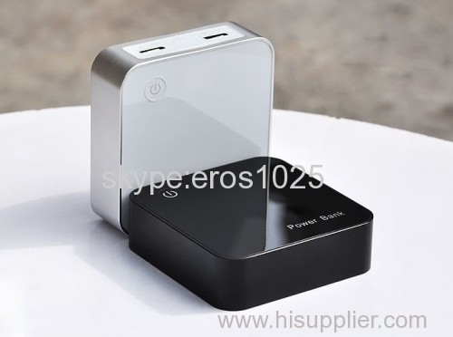 Fashion Design LED Number Display Power Mirror Surface Dual-USB Power Banks for iPhone/iPad, Mobiles