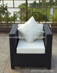 Patio single chair in rattan with cushion