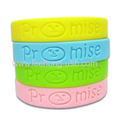 2014 OEM logo Promotional Colorful Silicone bracelet