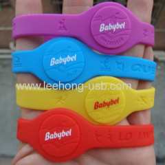 Customized silicone rubber bracelets wrist bands promotional products