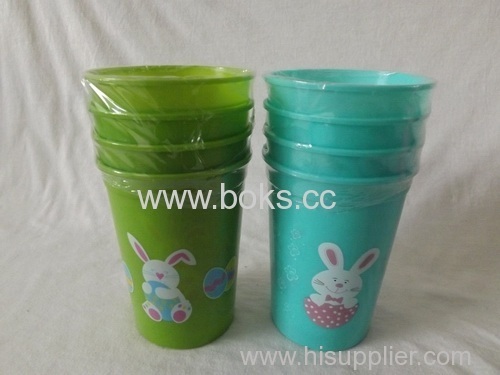 children use plastic water cups