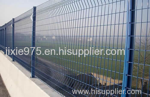 Square Post - A Good Choice of Holding Wire Mesh Fences