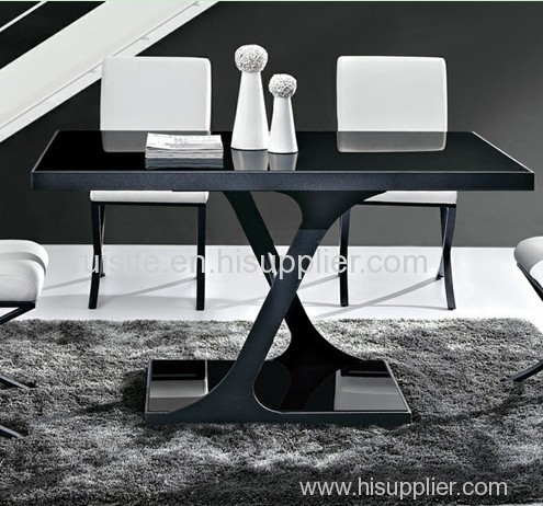 The Unique Design Of The Noble Leisure Dining Table