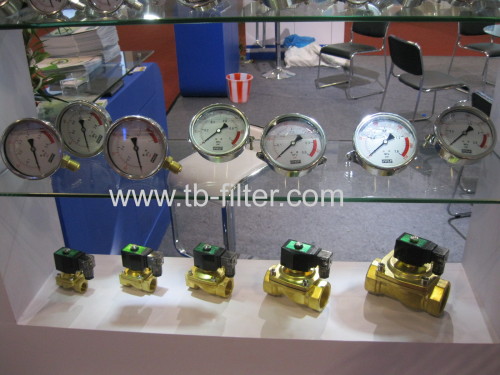 Liquid Filled Pressure Gauge With Compatible Gases And Liquids