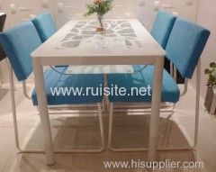 Simple And Stylish Atmosphere Dining Table