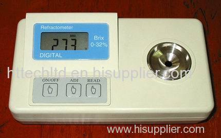 Digital refractometer for salinity
