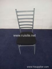 Simple and comfortable dining chairs