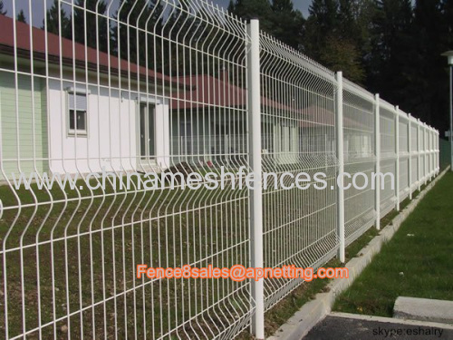 1430*2200mm welded wire mesh fence 50*200mm aperture and peach-shape post