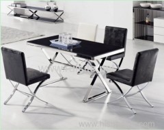 Simple and stylish X-shaped dining chairs