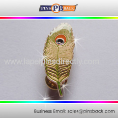 Custom metal feather shape soft enamel lapel pin/epoxy dome/gold plated/pin badge/badge