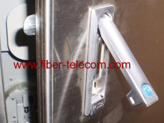 Fiber optic cross connection cabinet