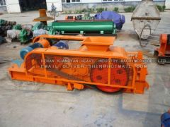 Henan first rate quality four roll crusher with attractive price