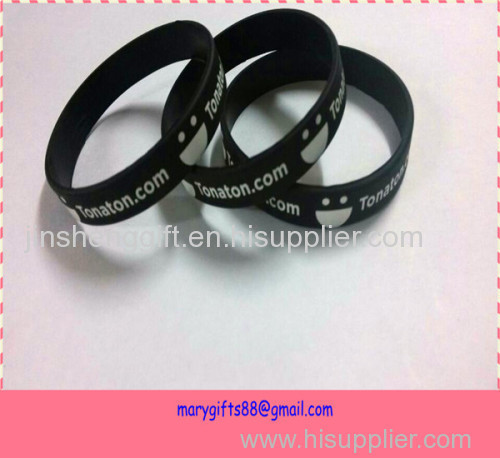 2014 newest fashion silicone wristband