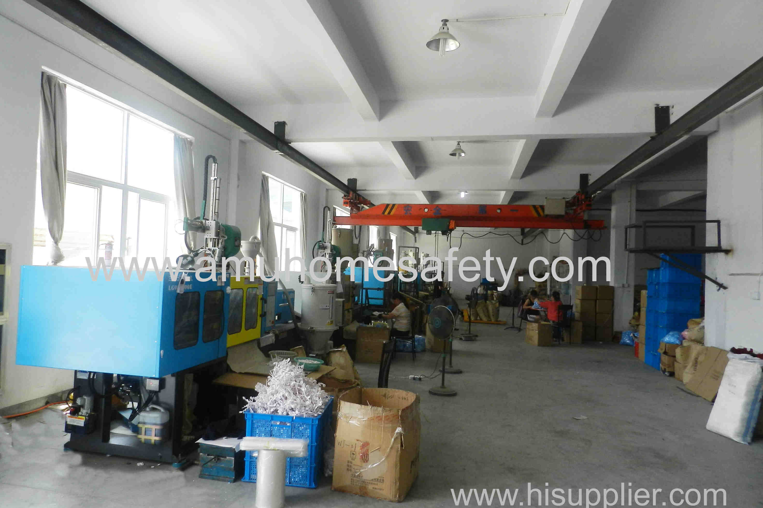 Injection Molding Factory