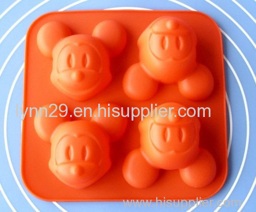 4 cavities Winnie cartoon design silicone mickey cake mould