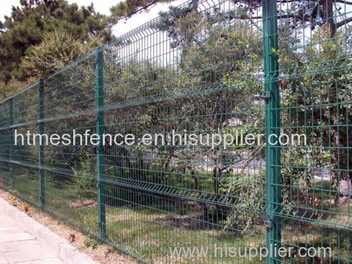 High Quality welded curved wire mesh fence yard guard welded wire fence