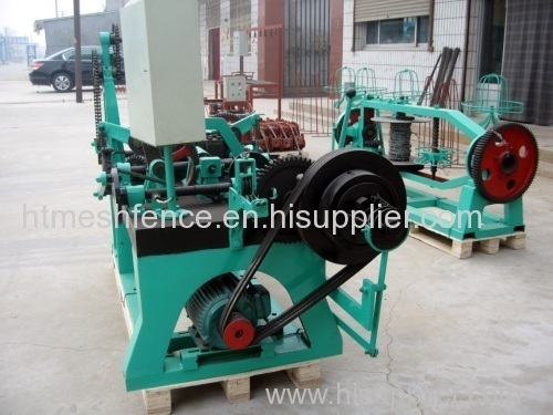 Automatic razor barbed wire making machine