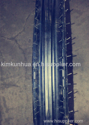 motorcycle tyre used for horse carrige