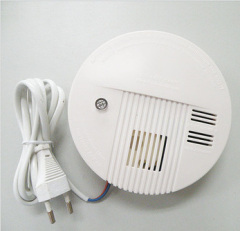 AC 110v powered smoke detector with battery backup