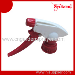 A style trigger sprayer