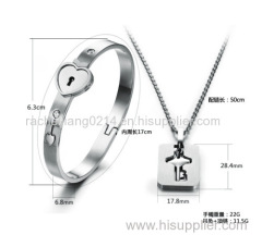 Lock n Key Bracelet Jewelry 18K RGP Bracelet Italia Originated