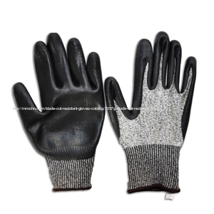 Black foam nitrile gloves