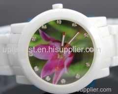 Beautiful and smart wristwatches with flower for ladies and girls as gifts