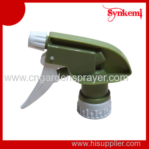 Plastic chemical trigger sprayer