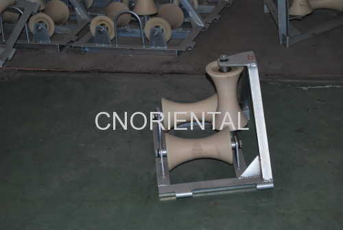 underground cable conduit entrance protection roller