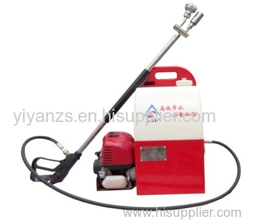 Portable water mist sprayer for fire fighting